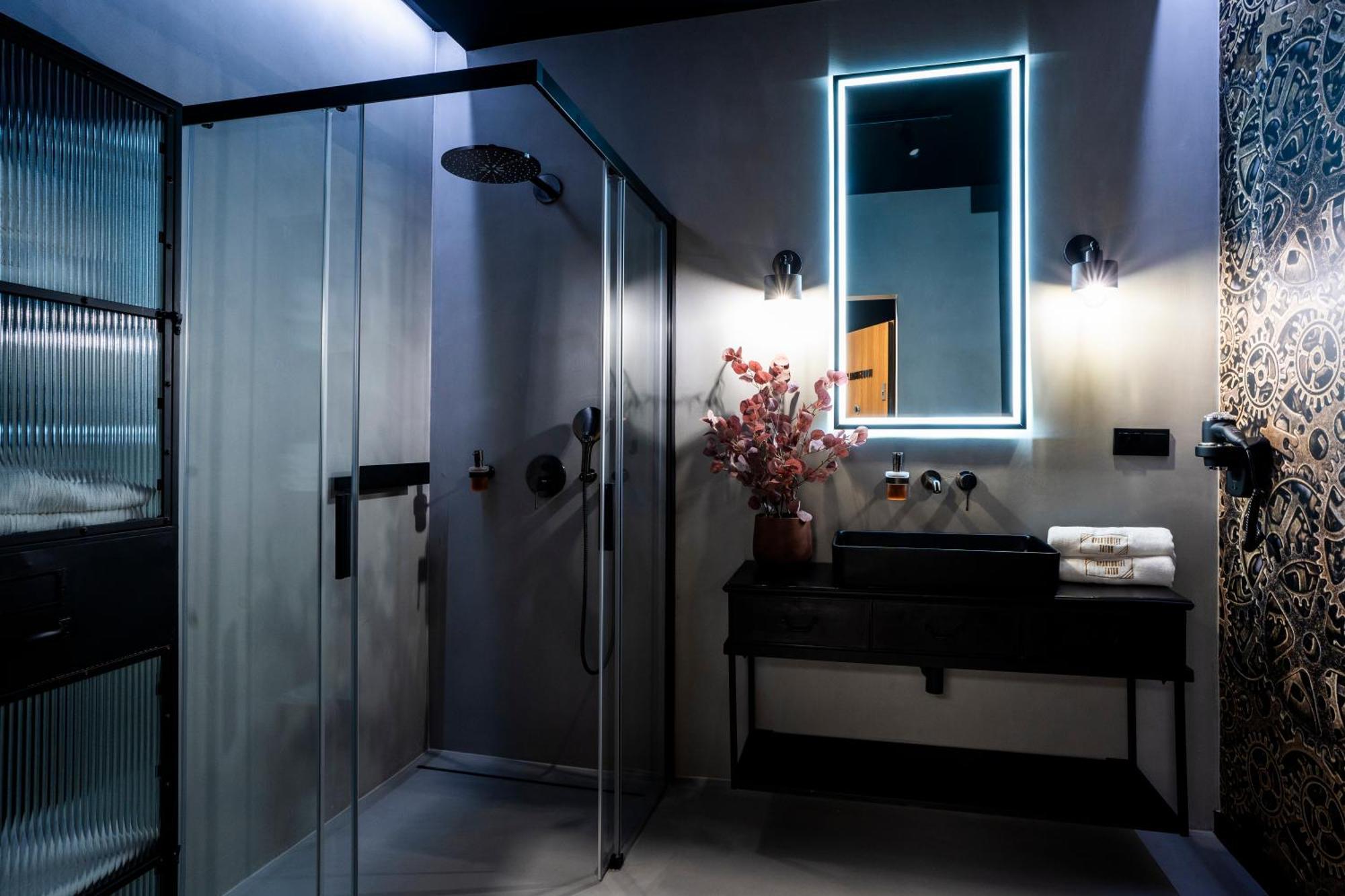 Aparthotel Zator Industrial 58 Jacuzzi Luaran gambar